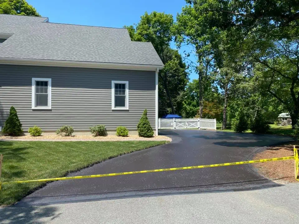 Driveway Sealcoating & Asphalt Repair in Massachusetts