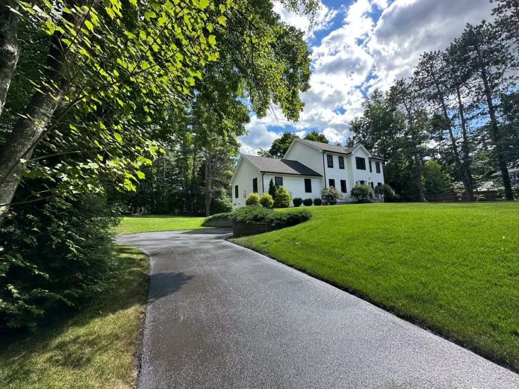 Driveway Sealcoating and Crack Filling in Acton Massachusetts